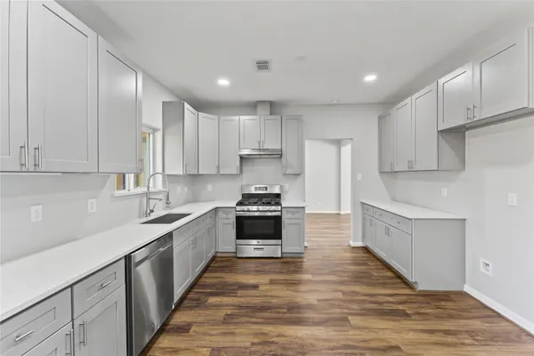 $2,550 | 4826 Brooklawn Drive, Houston, TX 77066