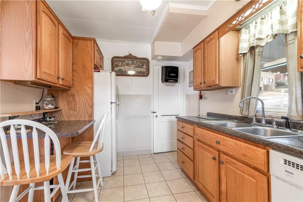 203 East Garden Road Pittsburgh, PA 15227 - Photo 12 of 23 Gallery Image 12