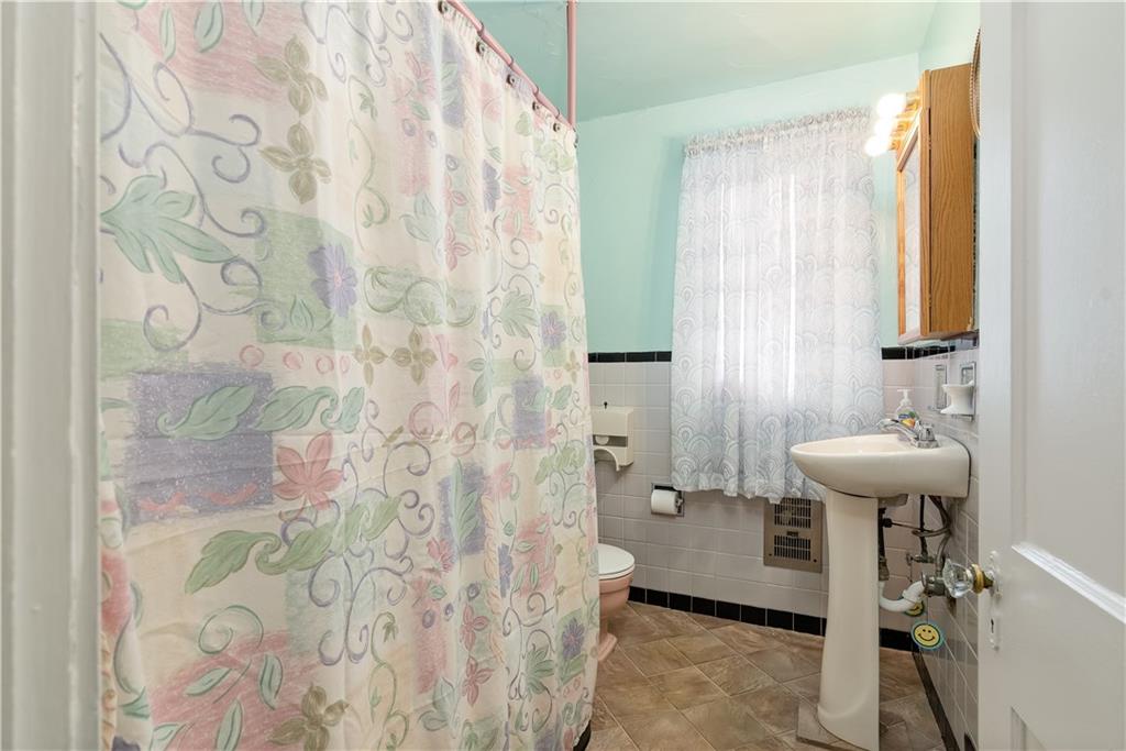 203 East Garden Road Pittsburgh, PA 15227 - Photo 13 of 23 Gallery Image 13