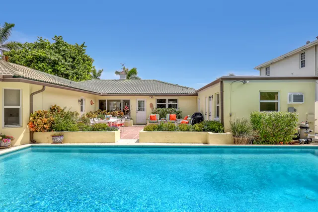 $1,995,000 | 219 Claremont Lane, Palm Beach Shores, FL 33404