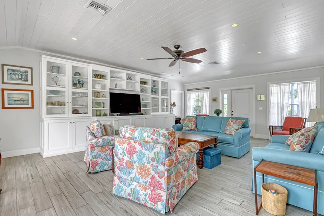 $1,995,000 | 219 Claremont Lane, Palm Beach Shores, FL 33404