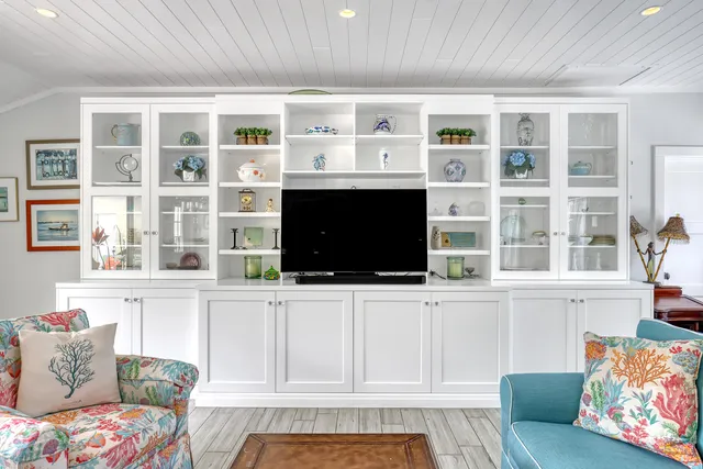 $1,995,000 | 219 Claremont Lane, Palm Beach Shores, FL 33404