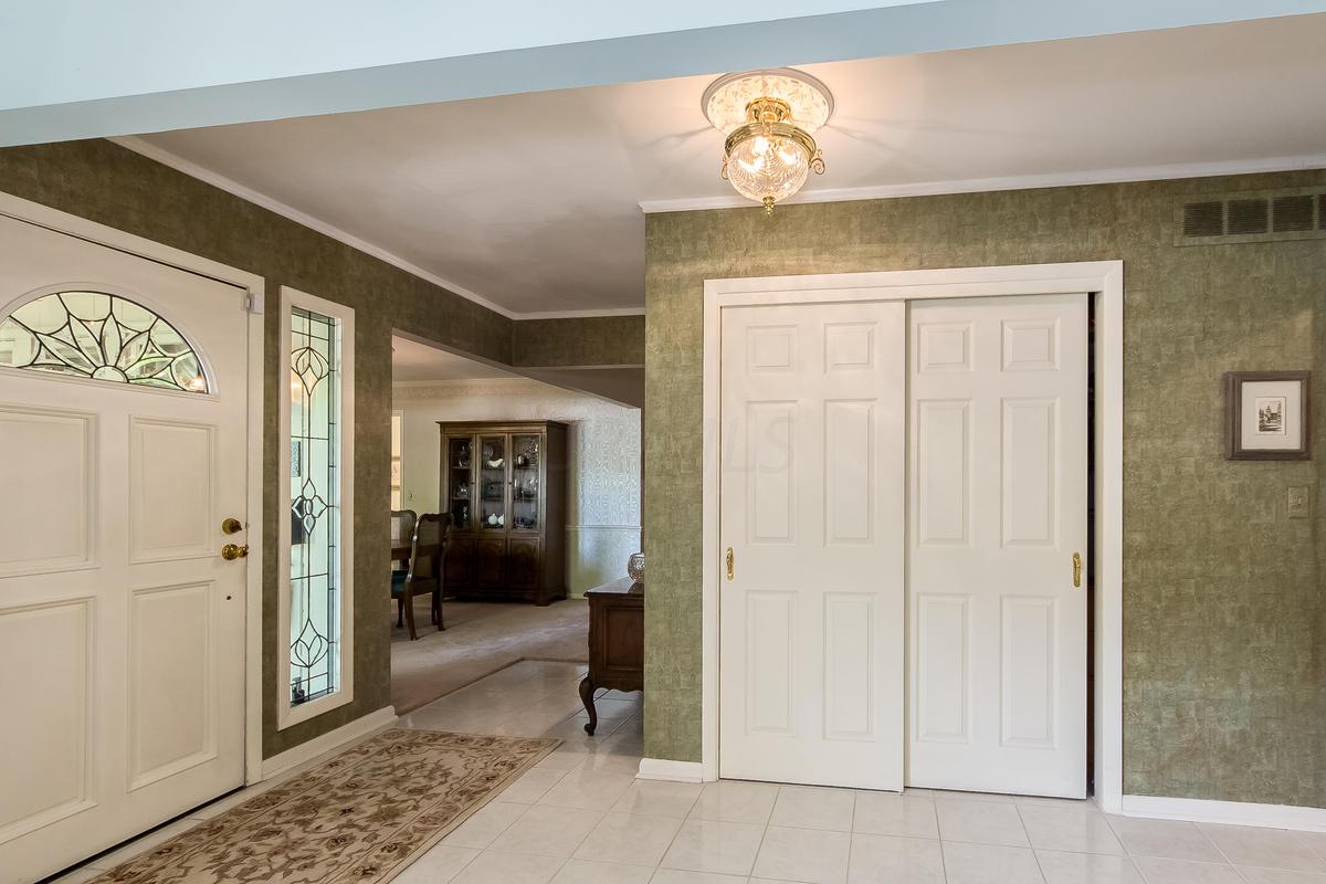 4331 Camborne Road Columbus, OH 43220 - Photo 4 of 30