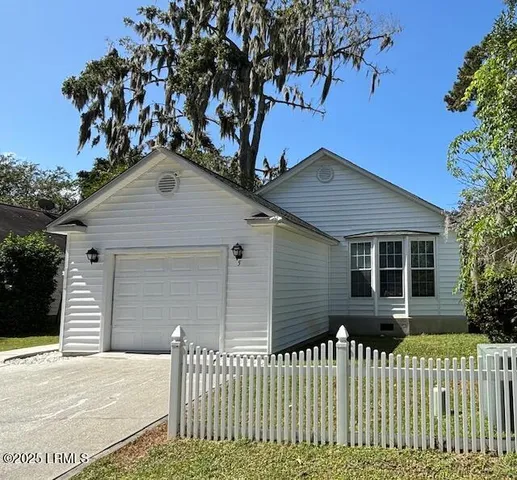 $2,295 | 5 Wateree Court, Beaufort, SC 29902