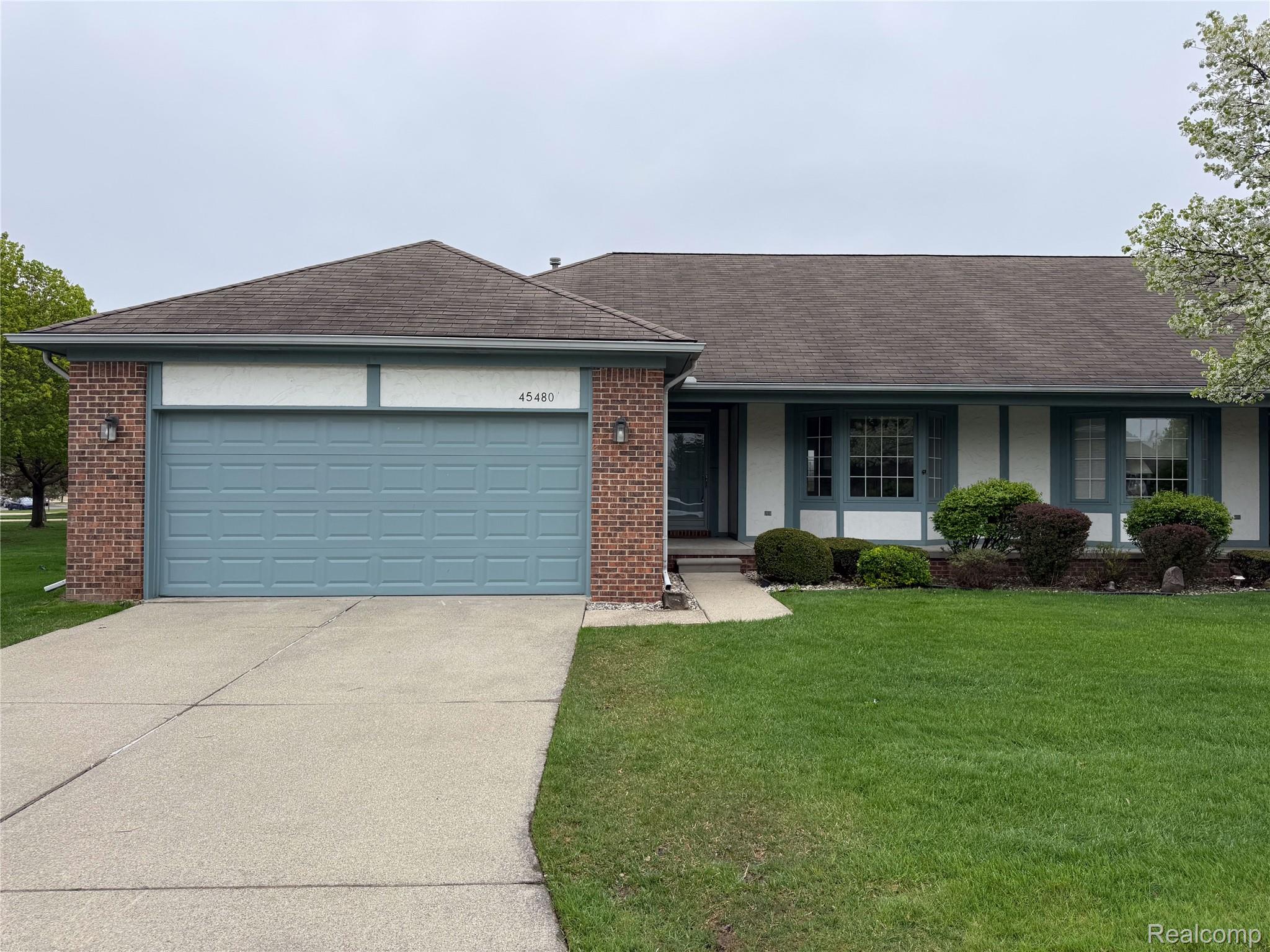 45480 Inverness Circle Macomb, MI 48044 - Photo 1 of 37 45480 Inverness_01.jpg