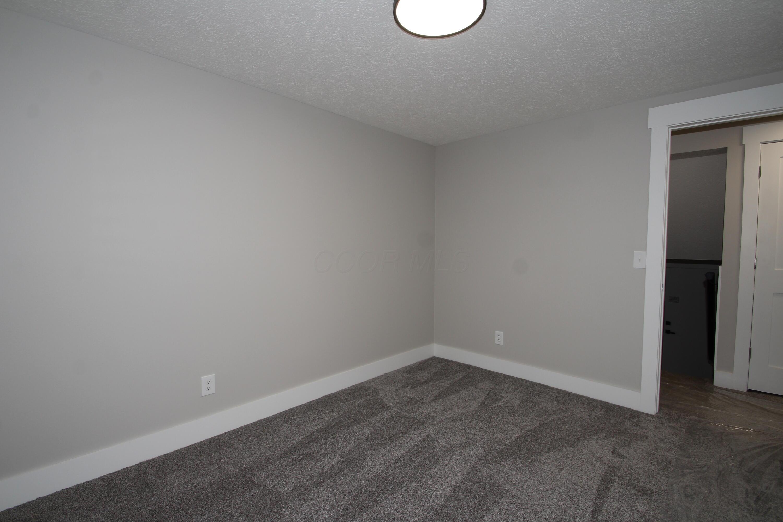 4003 Lynward Road Columbus, OH 43228 - Photo 20 of 43 1000035663