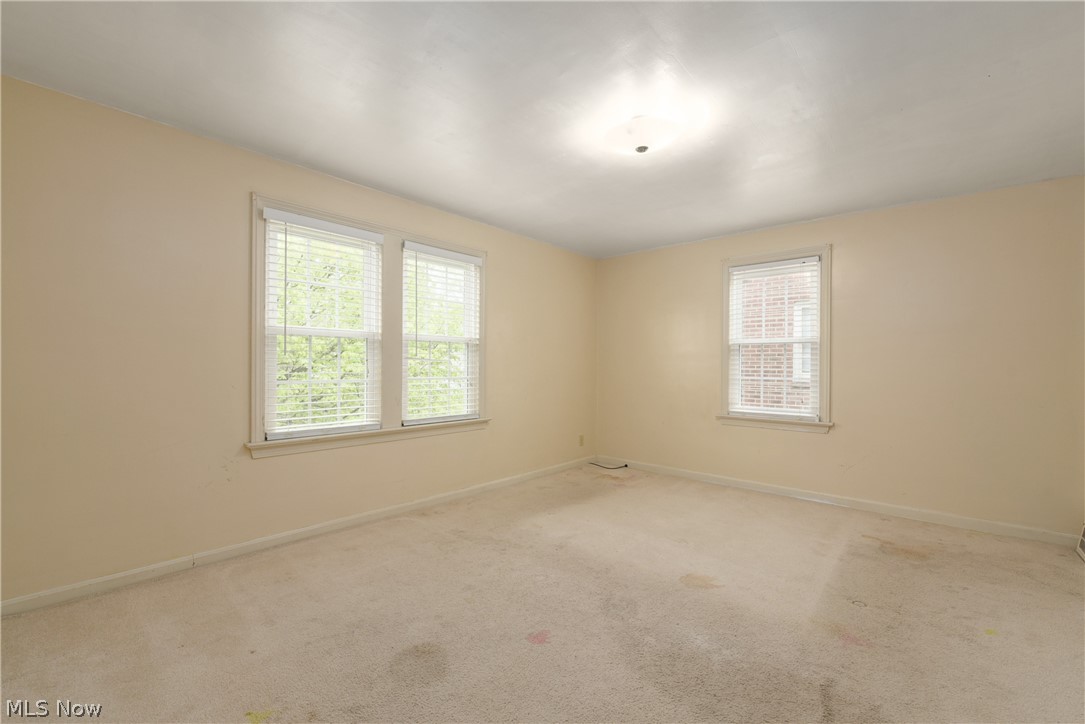 1148 Pennfield Road Cleveland, OH 44121 - Photo 19 of 32