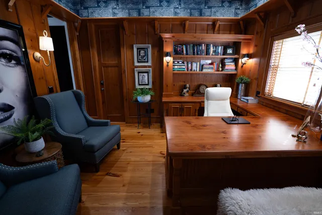 $7,200,000 | 10712 North Southshore Drive, Syracuse, IN 46567