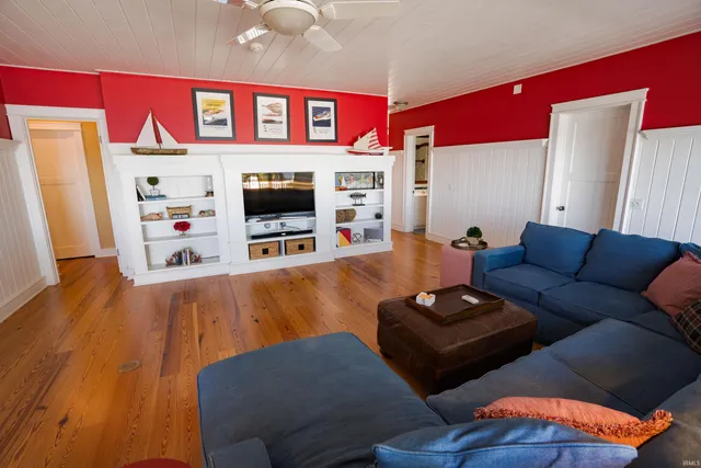 $7,200,000 | 10712 North Southshore Drive, Syracuse, IN 46567