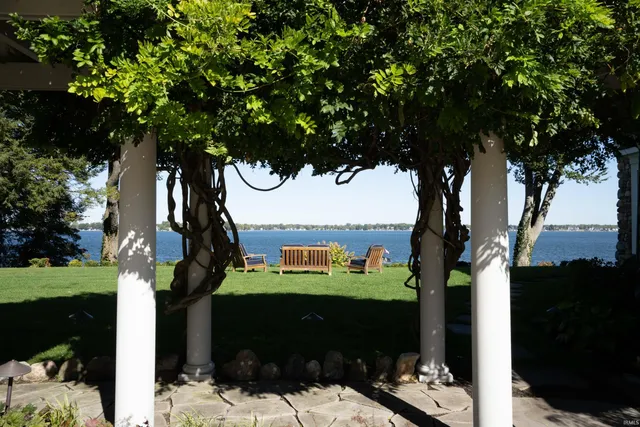 $7,200,000 | 10712 North Southshore Drive, Syracuse, IN 46567