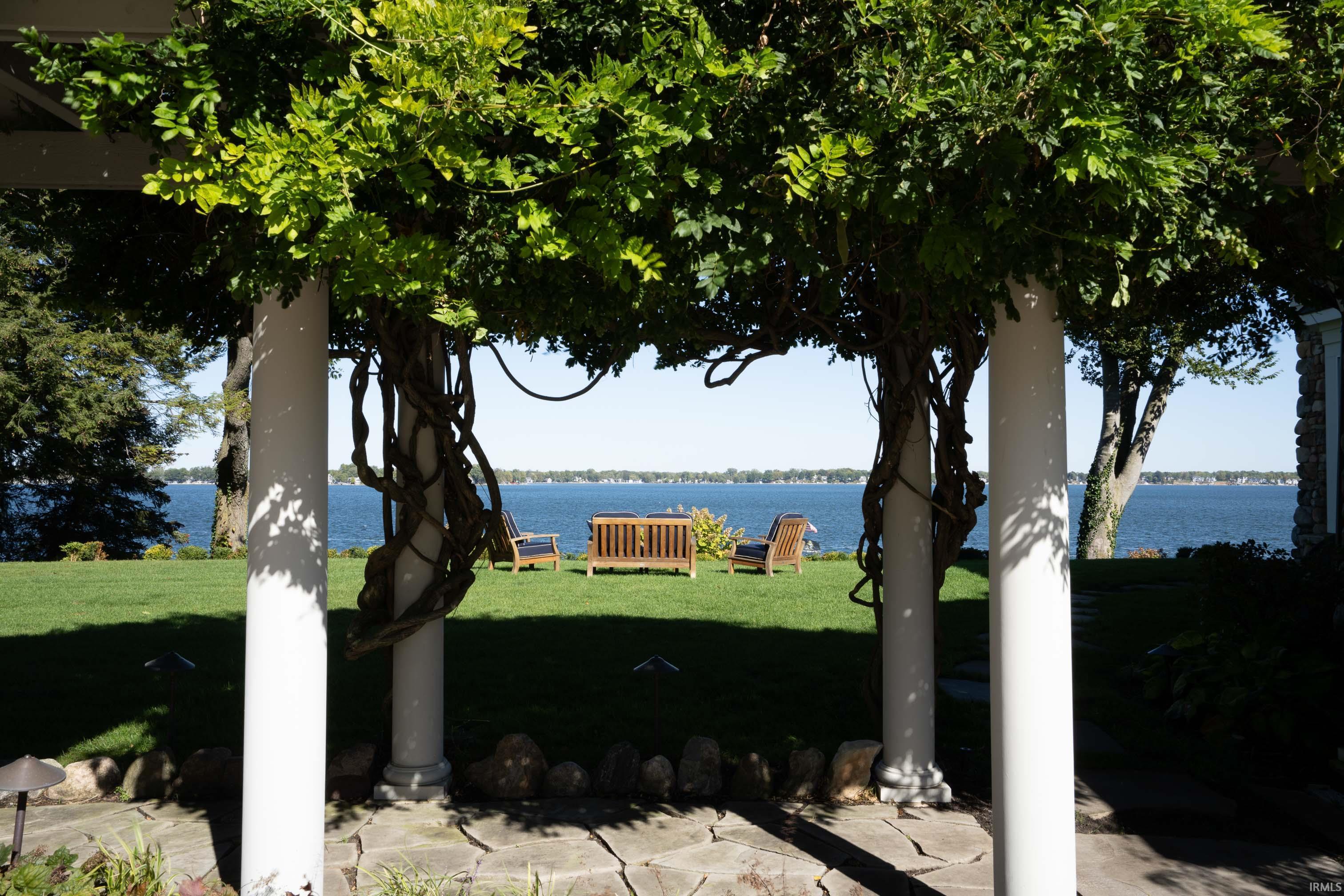 10712 North Southshore Drive Syracuse, IN 46567 - Photo 9 of 36