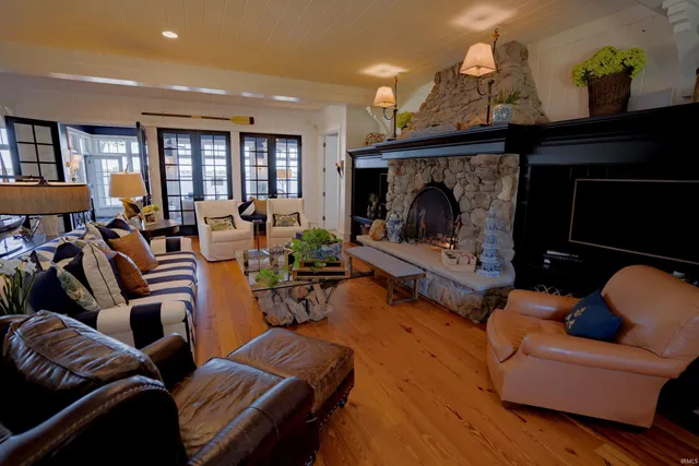 $7,200,000 | 10712 North Southshore Drive, Syracuse, IN 46567