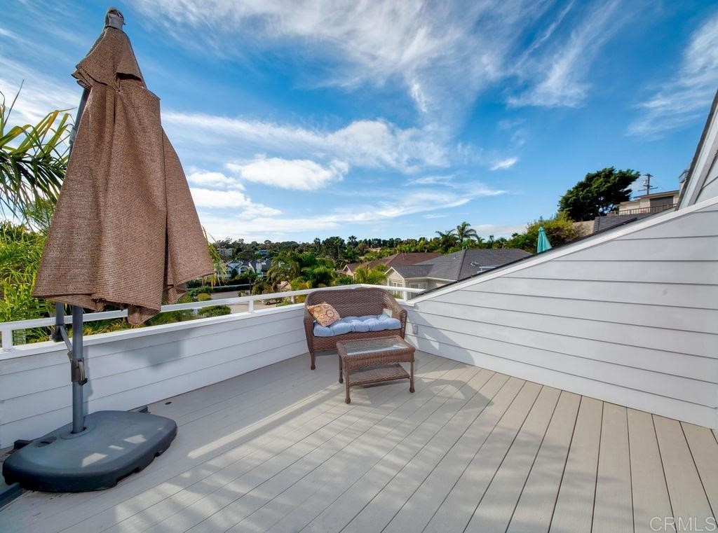 960 Valley Avenue Solana Beach, CA 92075 - Photo 34 of 51 a view of roof with sitting area