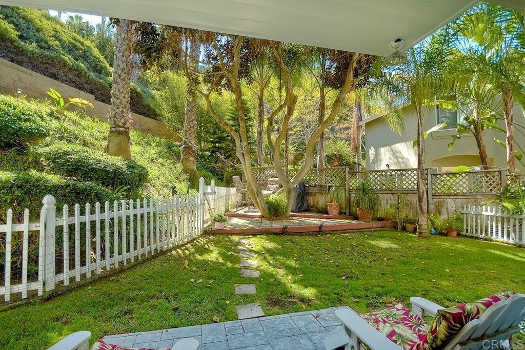 960 Valley Avenue Solana Beach, CA 92075 - Photo 4 of 51 a garden view with a seating space