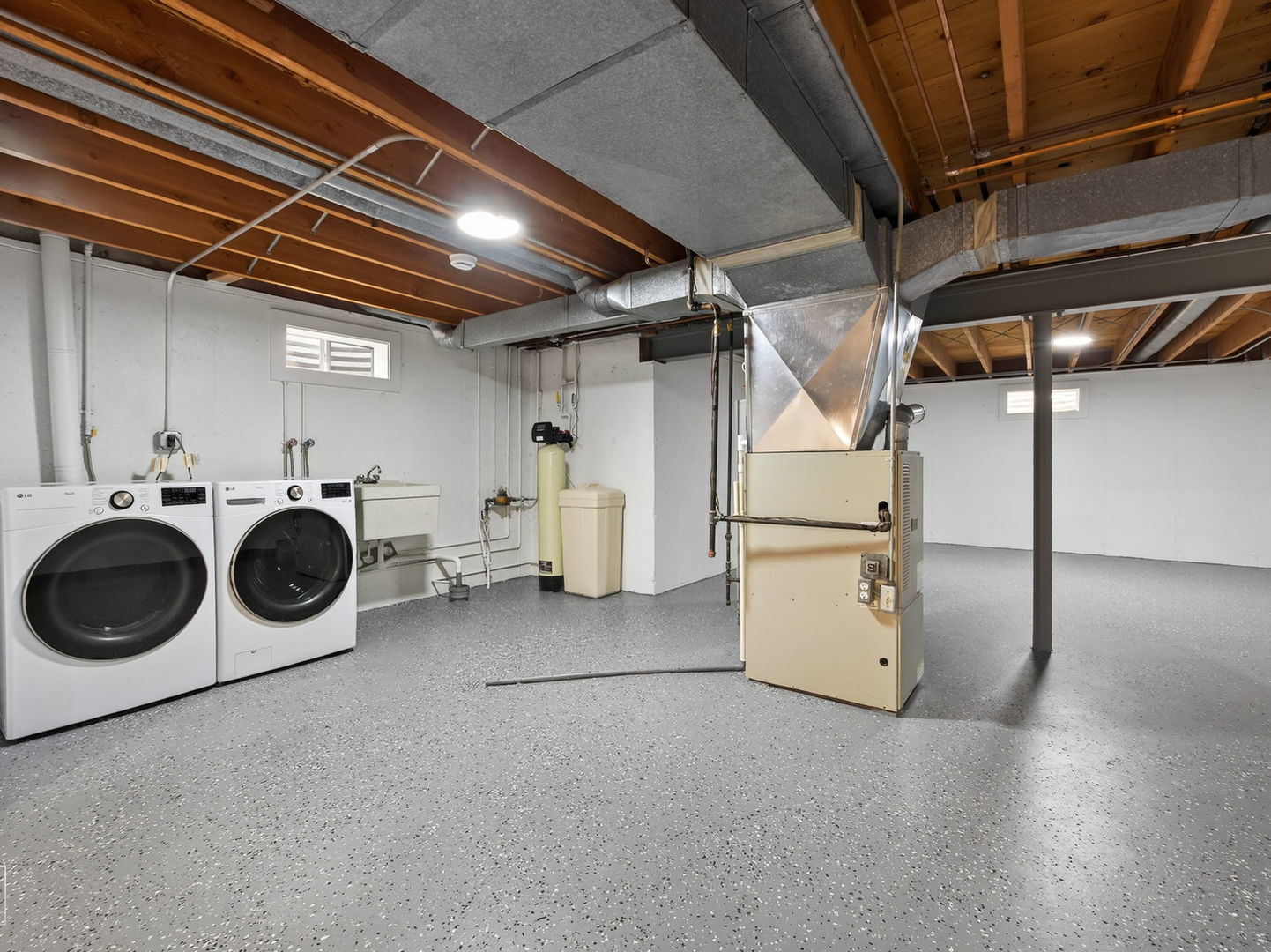1011 Maitland Drive Lockport, IL 60441 - Photo 17 of 23 a utility room with dryer and washer