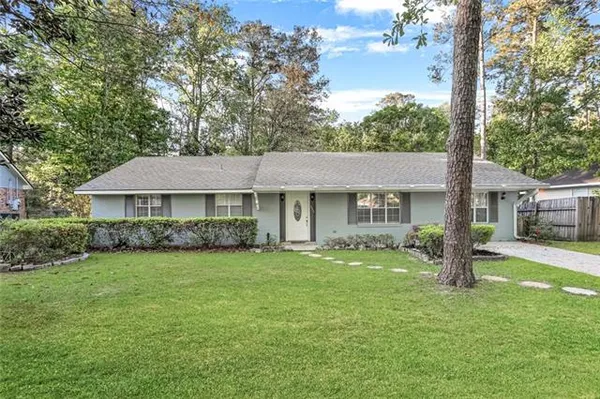 $2,200 | 223 Robin Hood Drive, Covington, LA 70433
