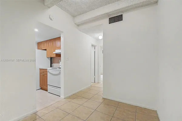 $1,700 | 7500 Southwest 59th Place, Unit 204, South Miami, FL 33143