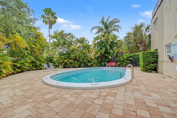 $1,700 | 7500 Southwest 59th Place, Unit 204, South Miami, FL 33143