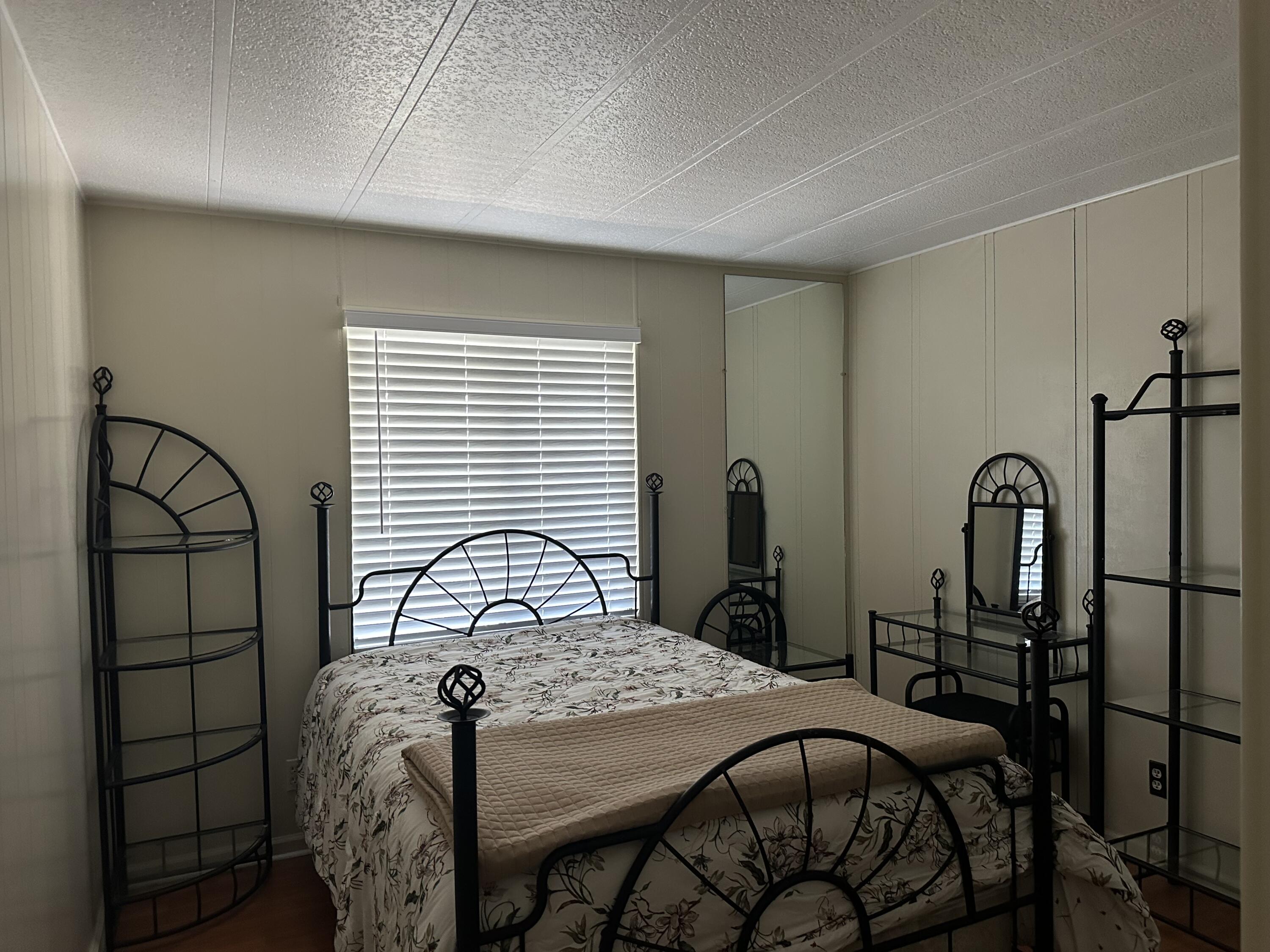 2400 West Midvalley Avenue, Unit R8 Visalia, CA 93277 - Photo 11 of 14