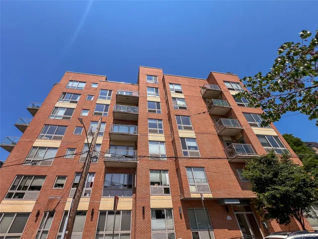 $570,000 | 3585 Greystone Avenue, Unit 3D | Fieldston