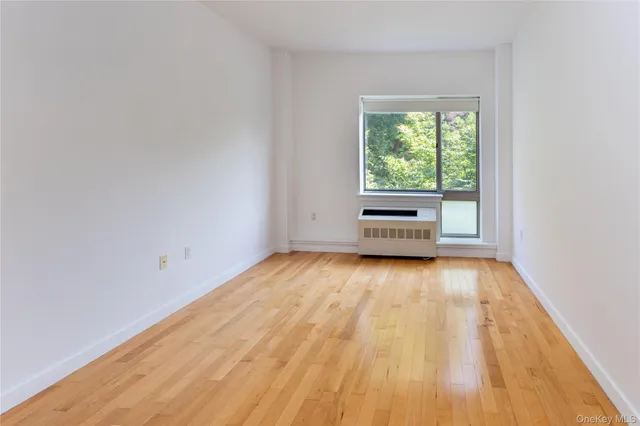 $570,000 | 3585 Greystone Avenue, Unit 3D | Fieldston