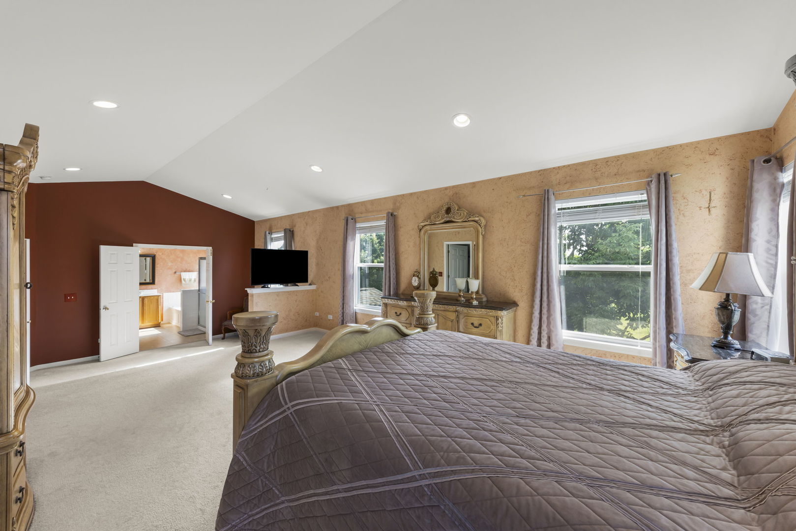 450 Raintree Drive Oswego, IL 60543 - Photo 12 of 26