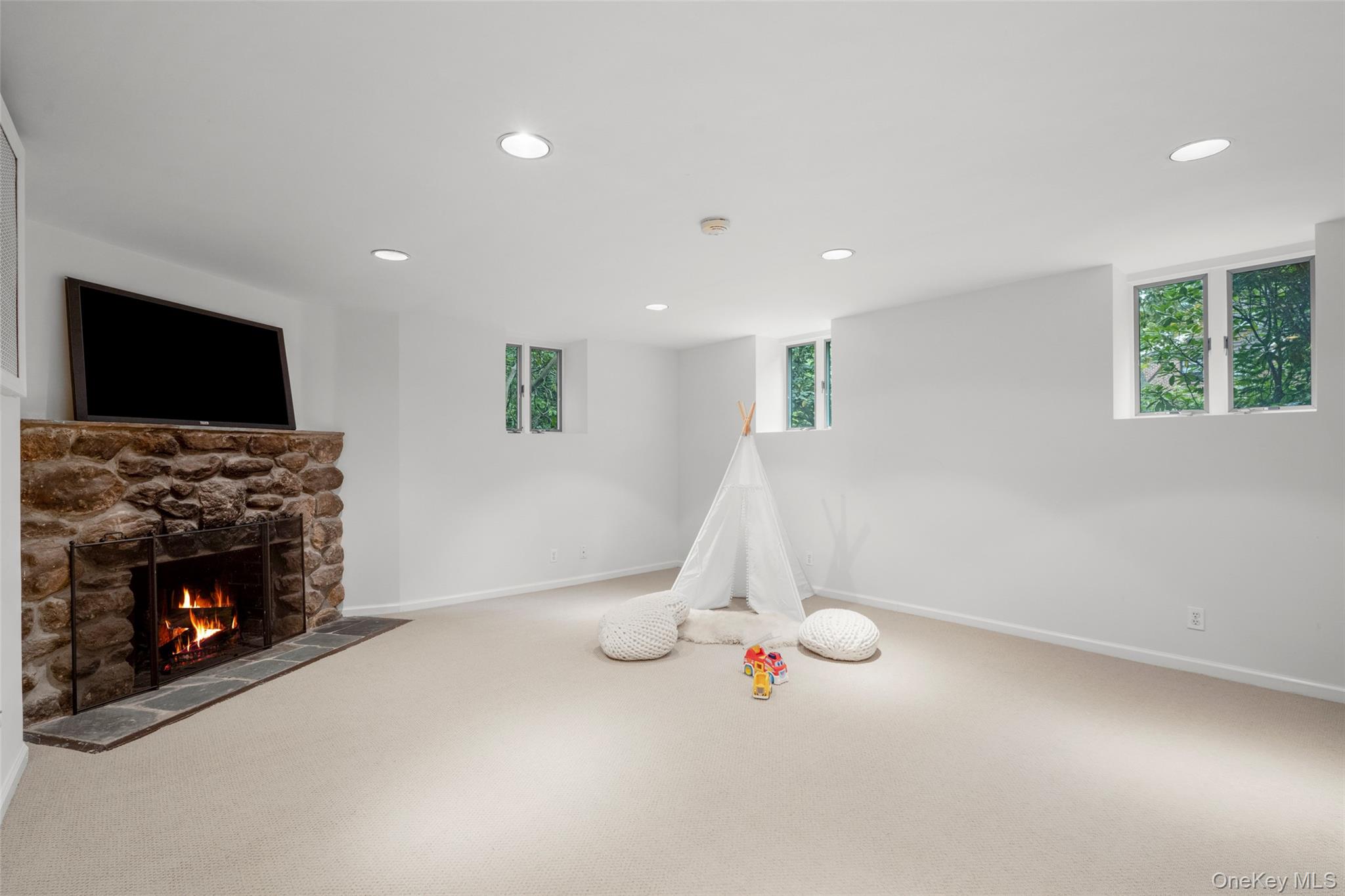 260 Overlook Road New Rochelle, NY 10804 - Photo 35 of 48 Gallery Image 35