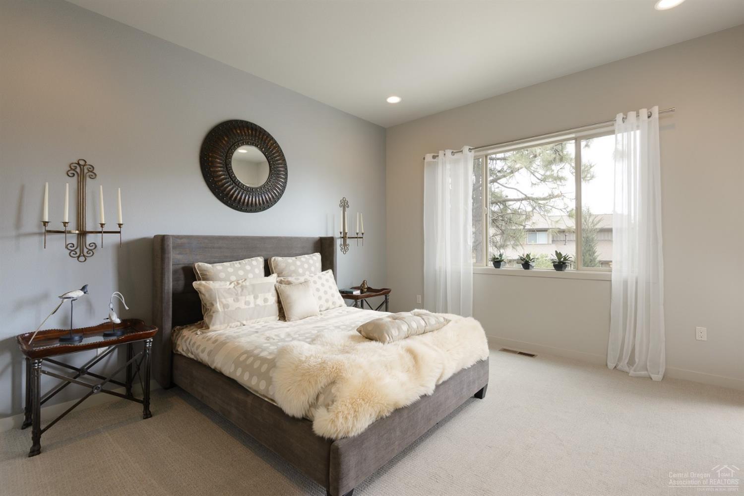 60415 Kangaroo Loop Bend, OR 97702 - Photo 11 of 19 Additional Photo