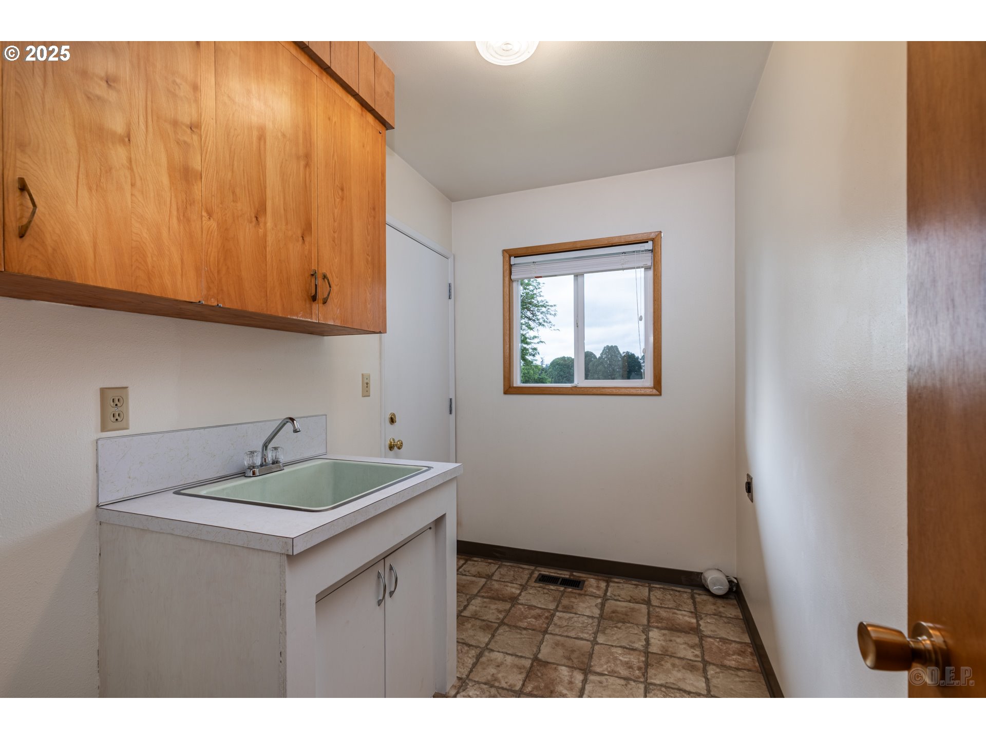 33872 Berg Road Warren, OR 97053 - Photo 14 of 36 Laundry