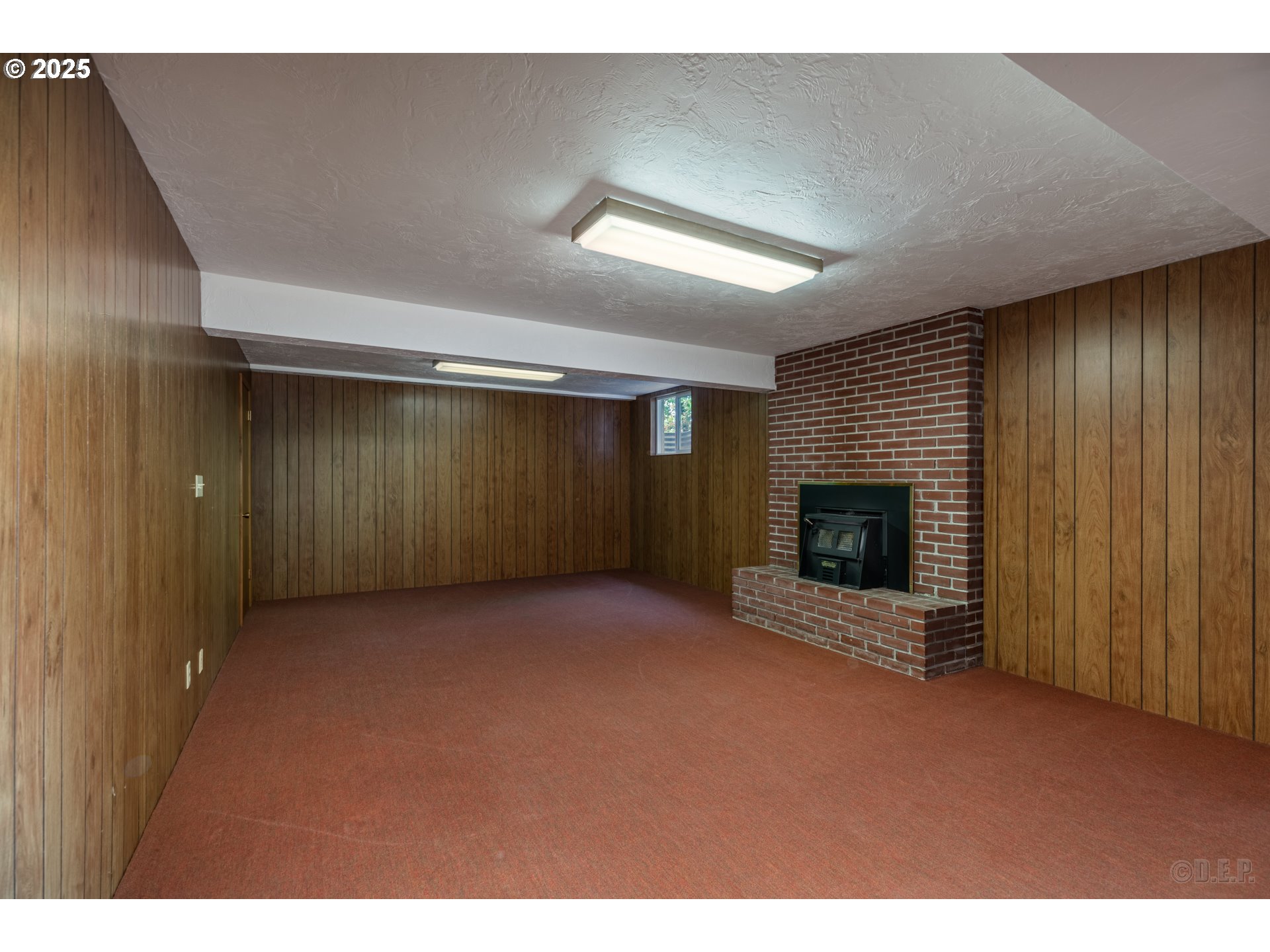 33872 Berg Road Warren, OR 97053 - Photo 17 of 36 Family Room