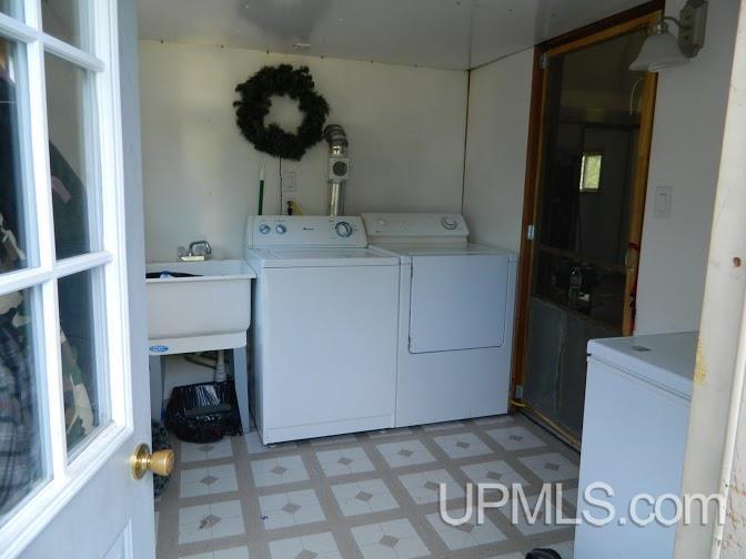 5487 J 5 Escanaba, MI 49829 - Photo 14 of 20