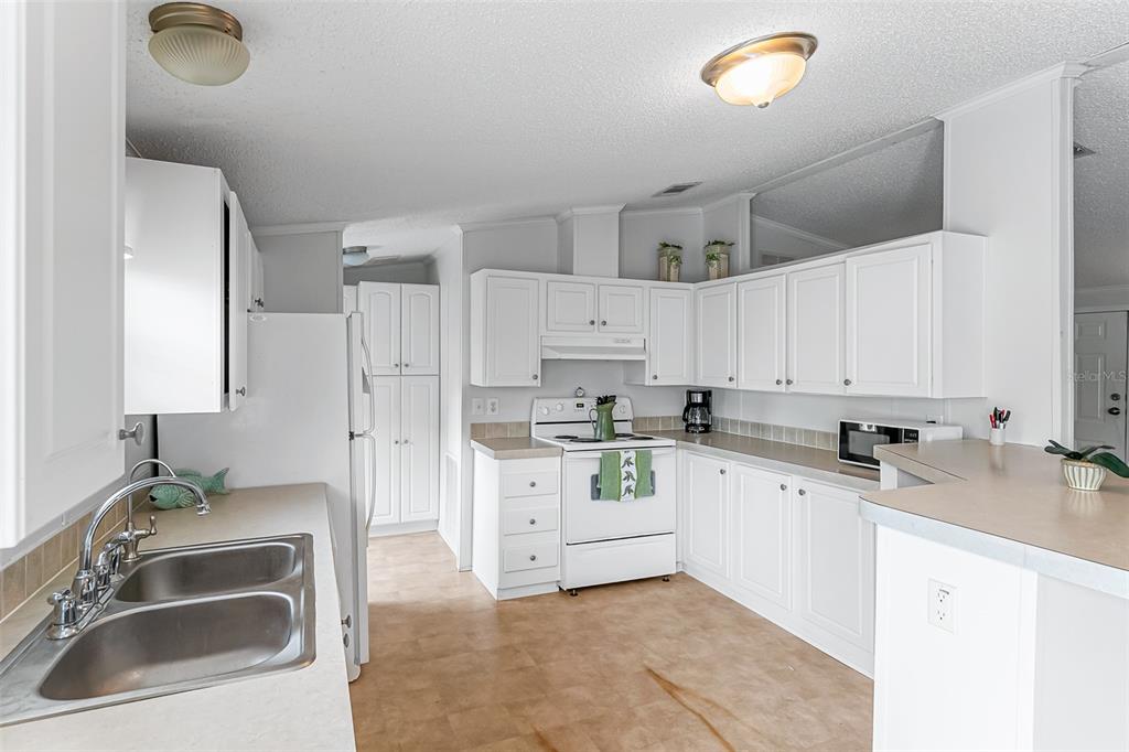 803 Thrush Circle Sebastian, FL 32976 - Photo 11 of 40