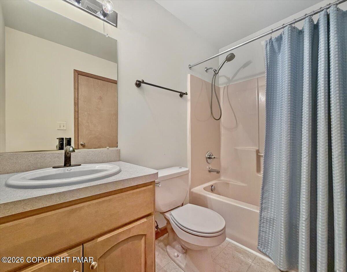 2119 Freedom Way Pocono Summit, PA 18346 - Photo 27 of 57 Main Hall Bathhroom Level 3