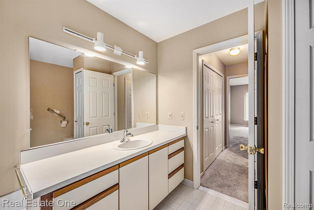 2184 Reagan Drive Rochester Hills, MI 48309 - Photo 18 of 28