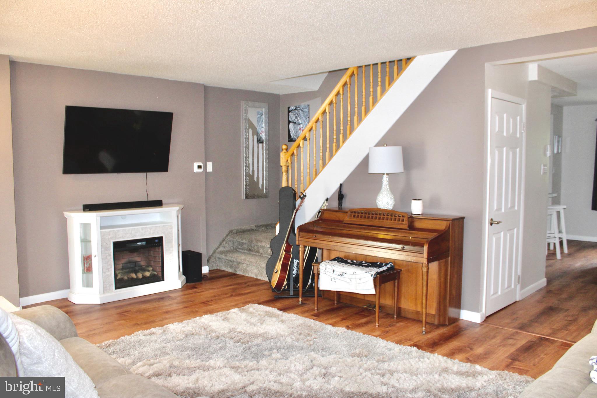 3518 Vinton Road Philadelphia, PA 19154 - Photo 4 of 29