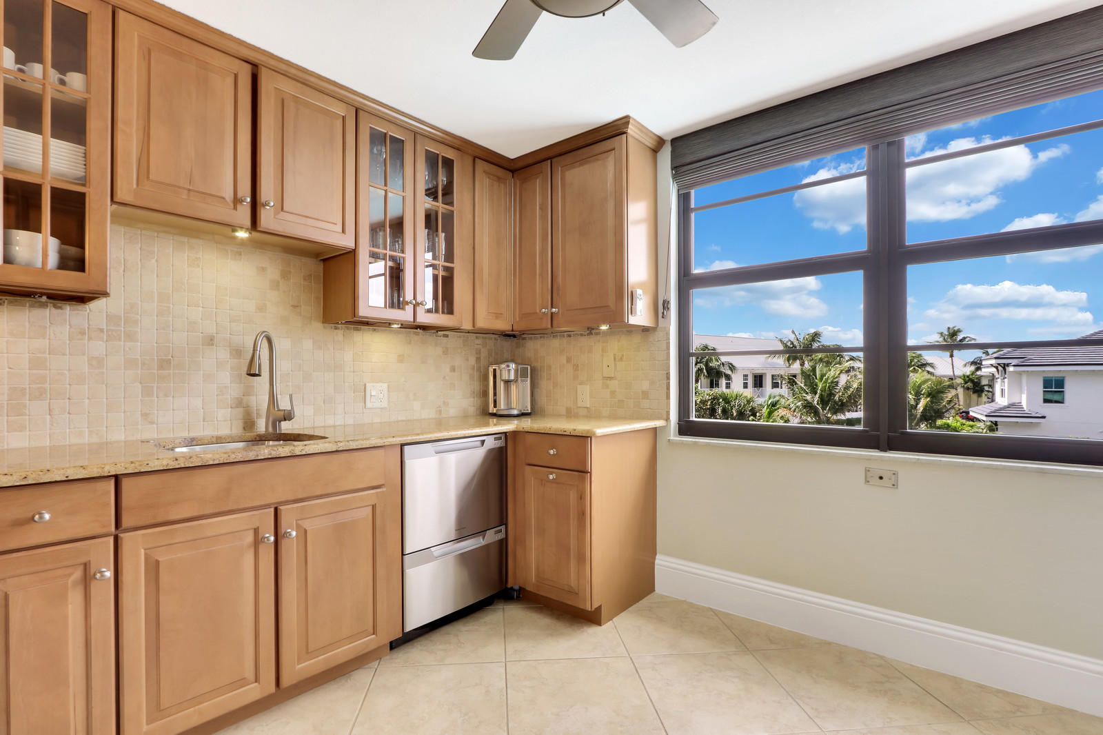911 Ocean Drive, Unit 306 Juno Beach, FL 33408 - Photo 7 of 31 Kitchen