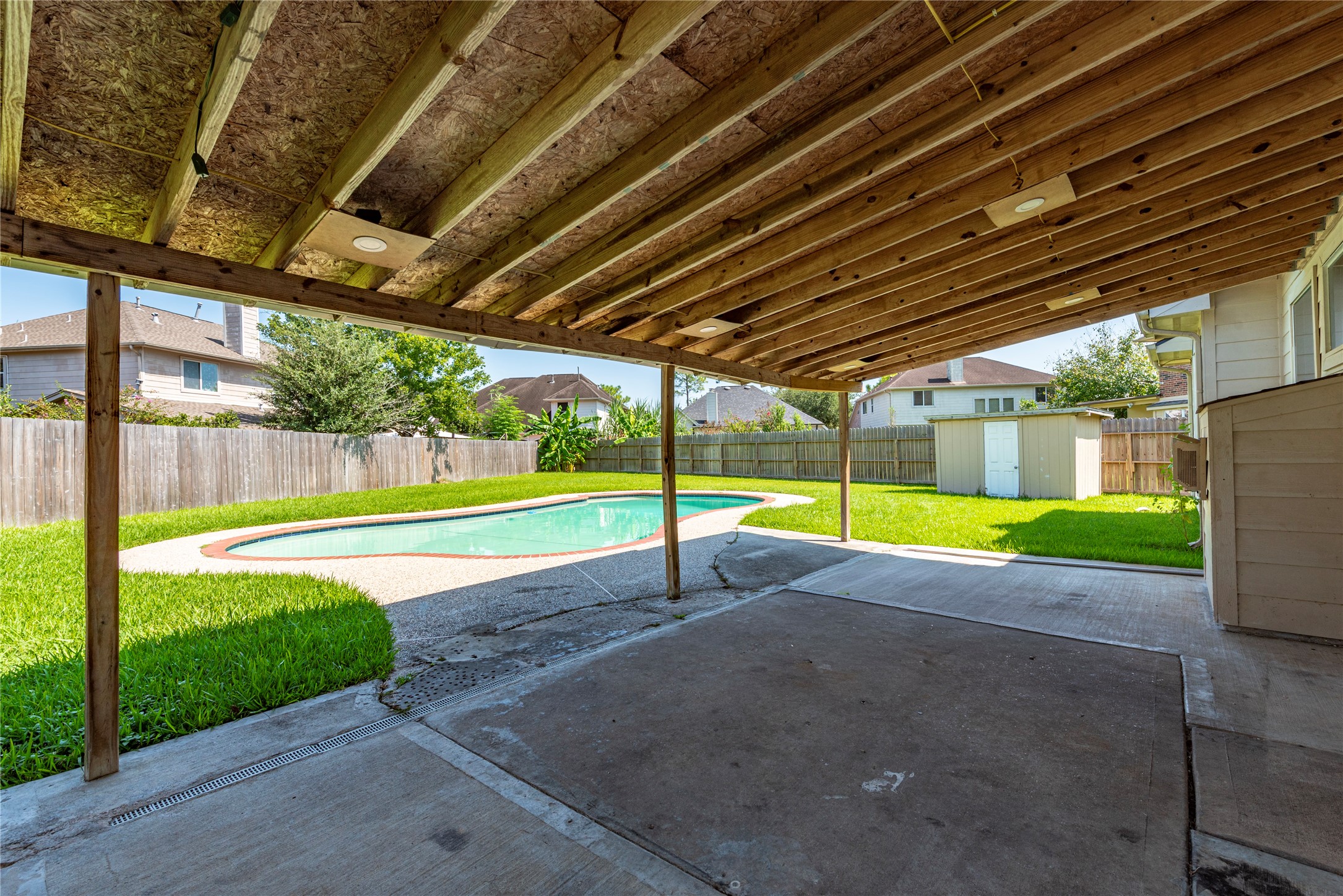 9518 Stone Terrace Court Houston, TX 77089 - Photo 4 of 27 a view of a house with a backyard