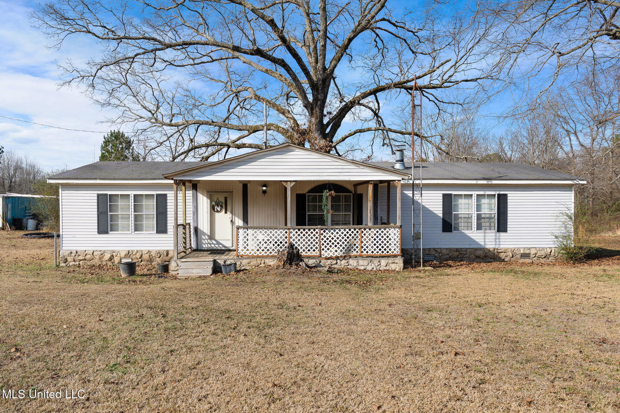 1-web-or-mls-379 Wildwood Rd -01