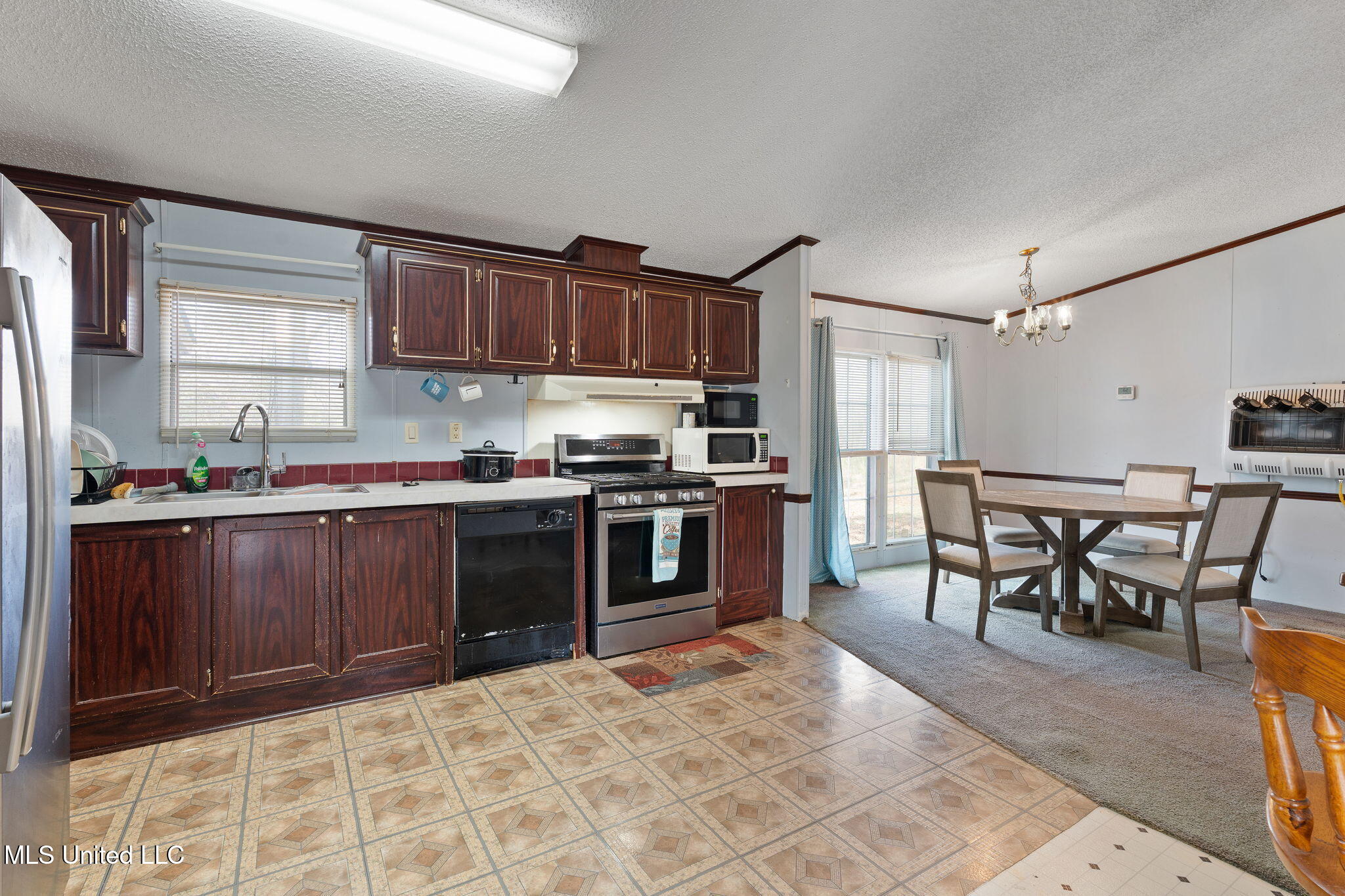 379 Wildwood Road Holly Springs, MS 38635 - Photo 10 of 28 13-web-or-mls-379 Wildwood Rd%0A-12