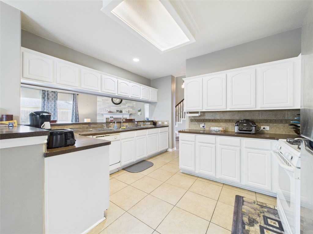 1484 Allison Street Alvin, TX 77511 - Photo 15 of 37