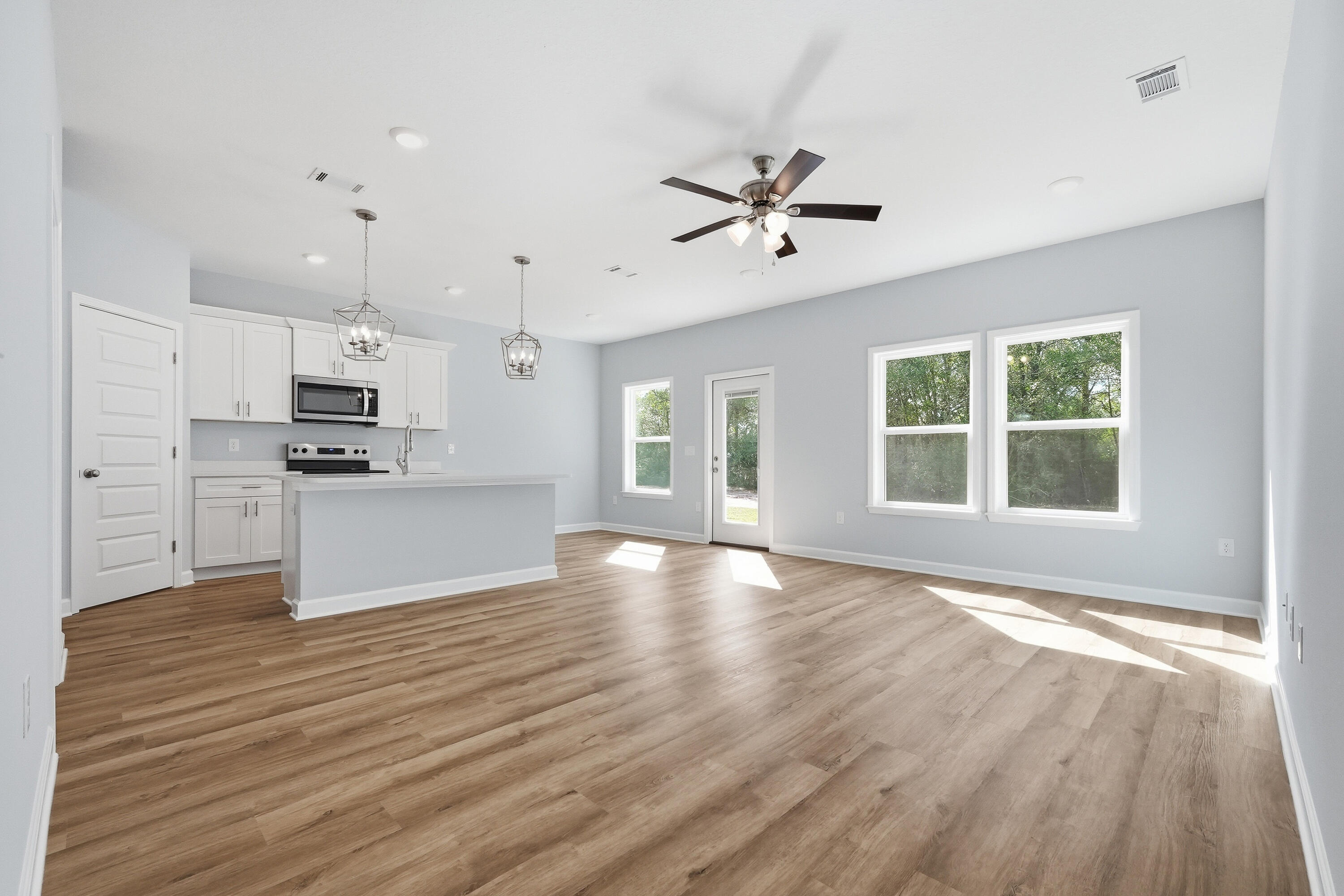 6118 Clover Street Crestview, FL 32539 - Photo 4 of 20 6118 clover st-26