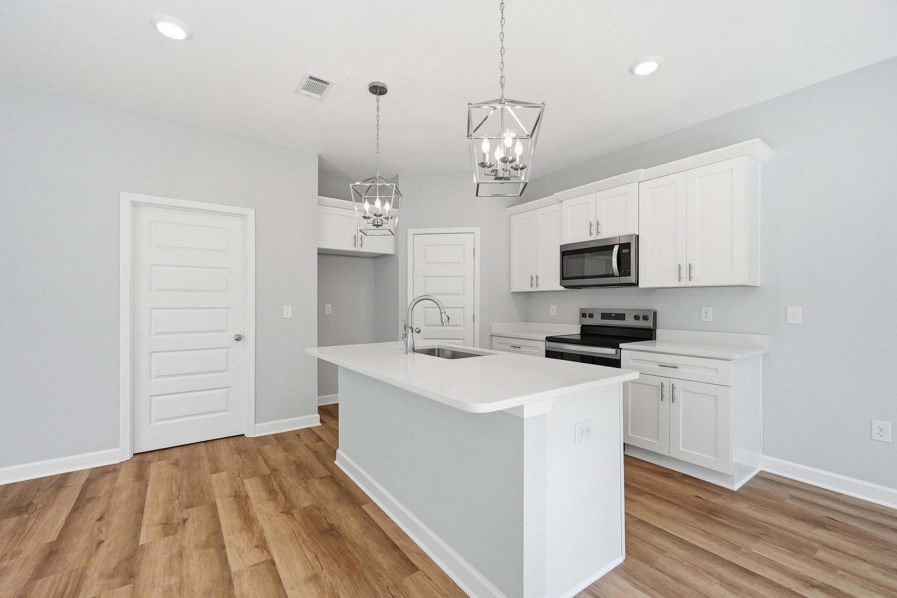 6118 Clover Street Crestview, FL 32539 - Photo 7 of 20 6118 clover st-30