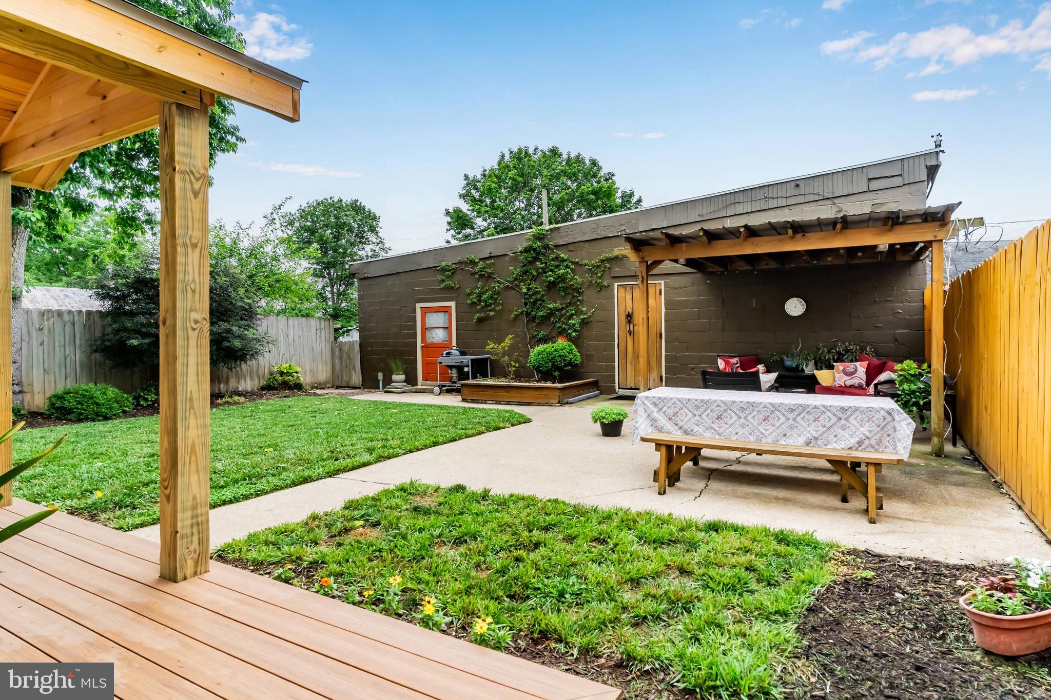 114 3rd Street Boiling Springs, PA 17007 - Photo 8 of 51