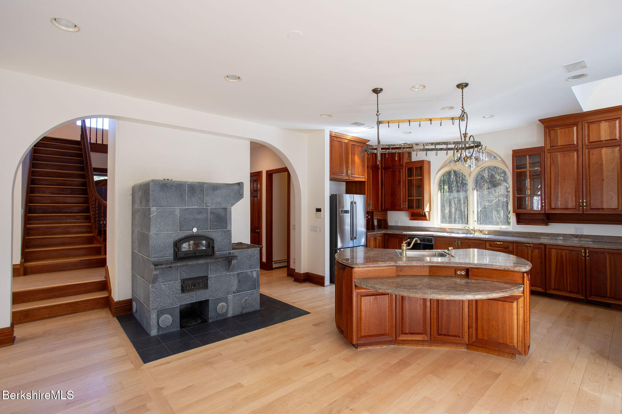 293 Sandisfield Road New Marlborough, MA 01230 - Photo 12 of 93 R013