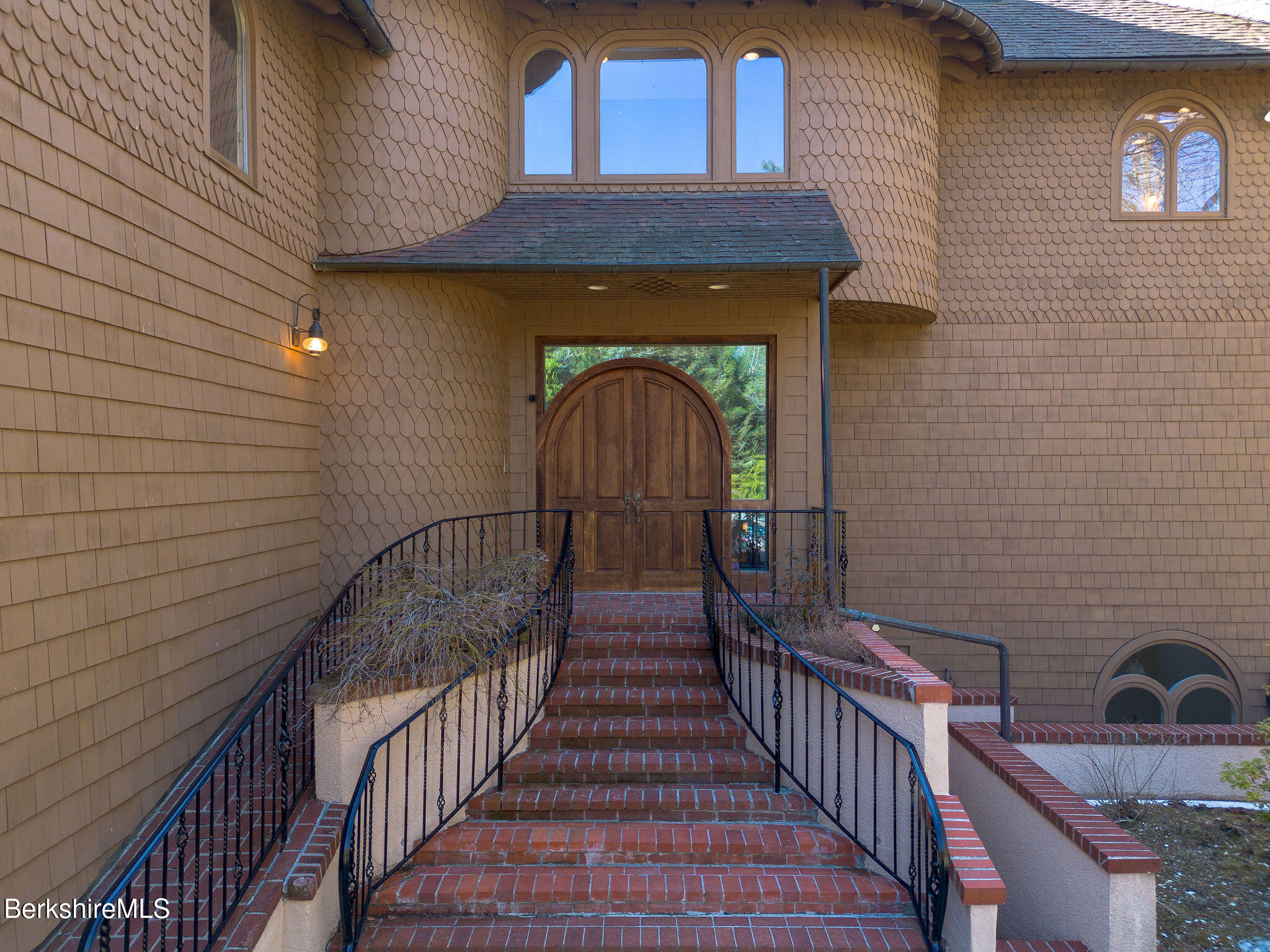 293 Sandisfield Road New Marlborough, MA 01230 - Photo 4 of 93 R009