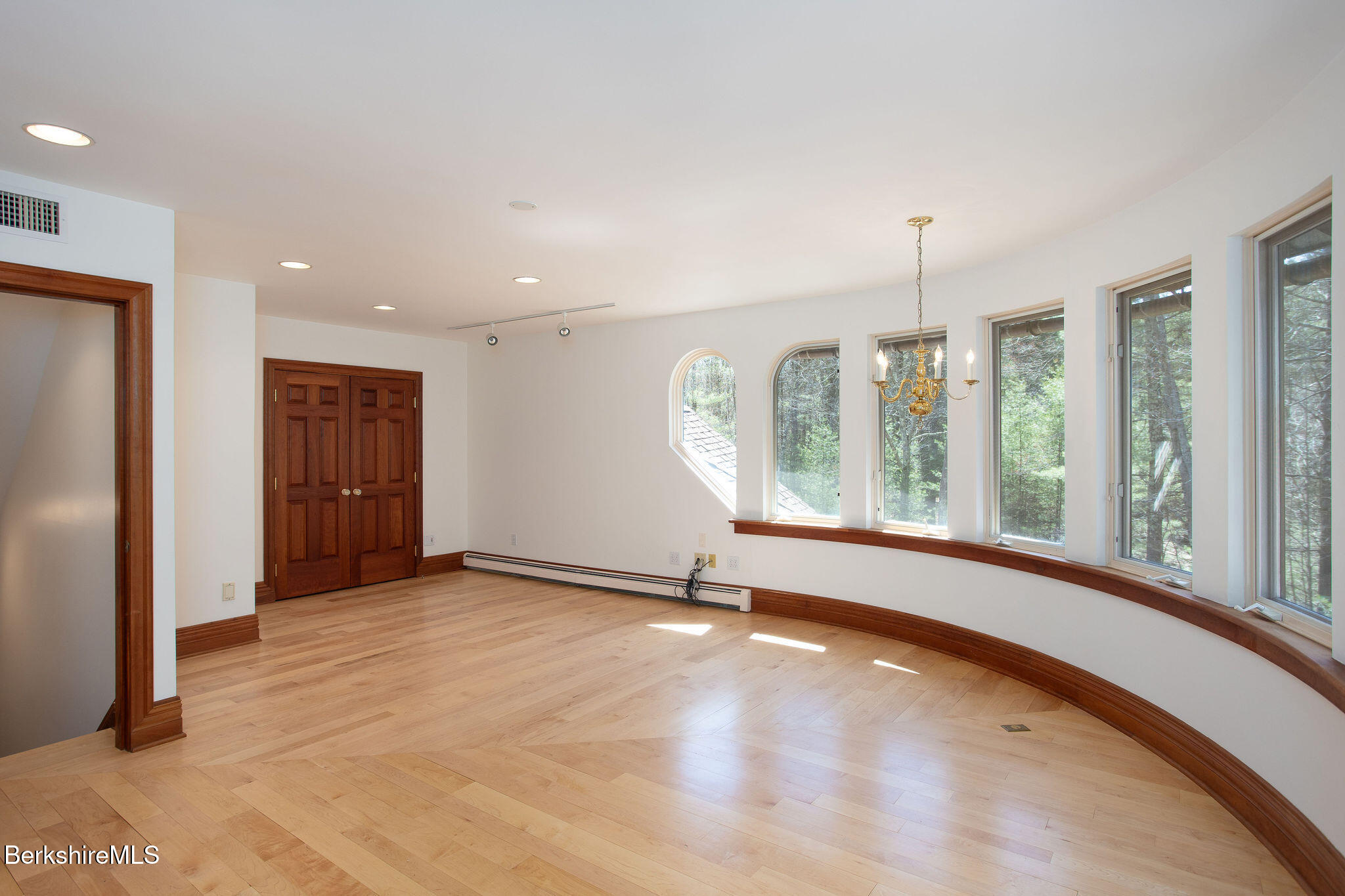 293 Sandisfield Road New Marlborough, MA 01230 - Photo 43 of 93 R050