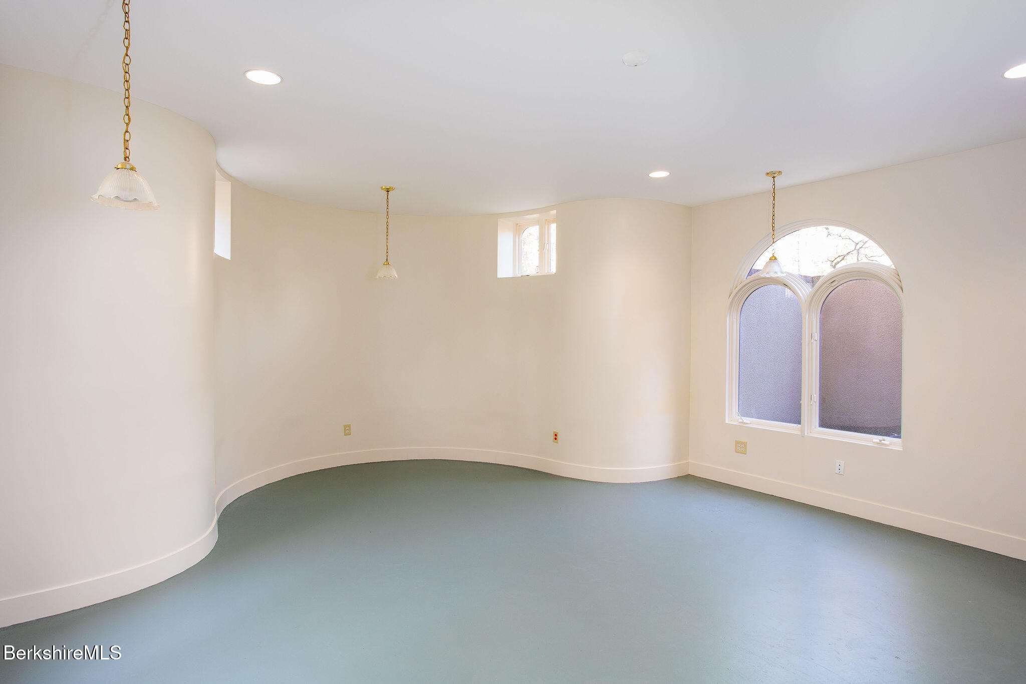 293 Sandisfield Road New Marlborough, MA 01230 - Photo 58 of 93 R066