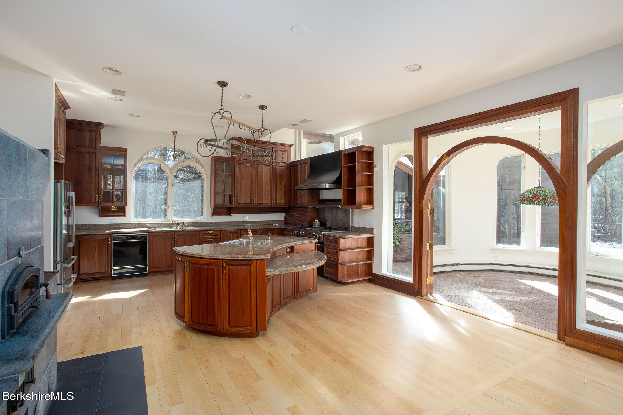 293 Sandisfield Road New Marlborough, MA 01230 - Photo 9 of 93 R014