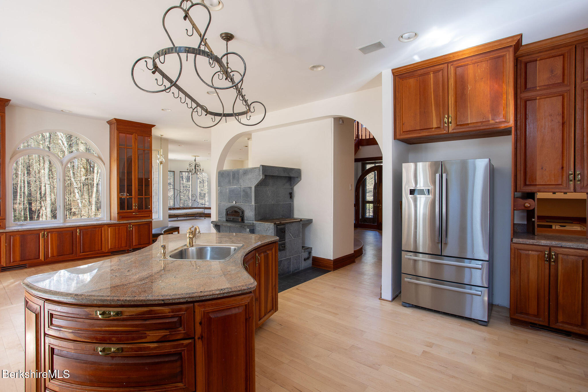 293 Sandisfield Road New Marlborough, MA 01230 - Photo 10 of 93 R016