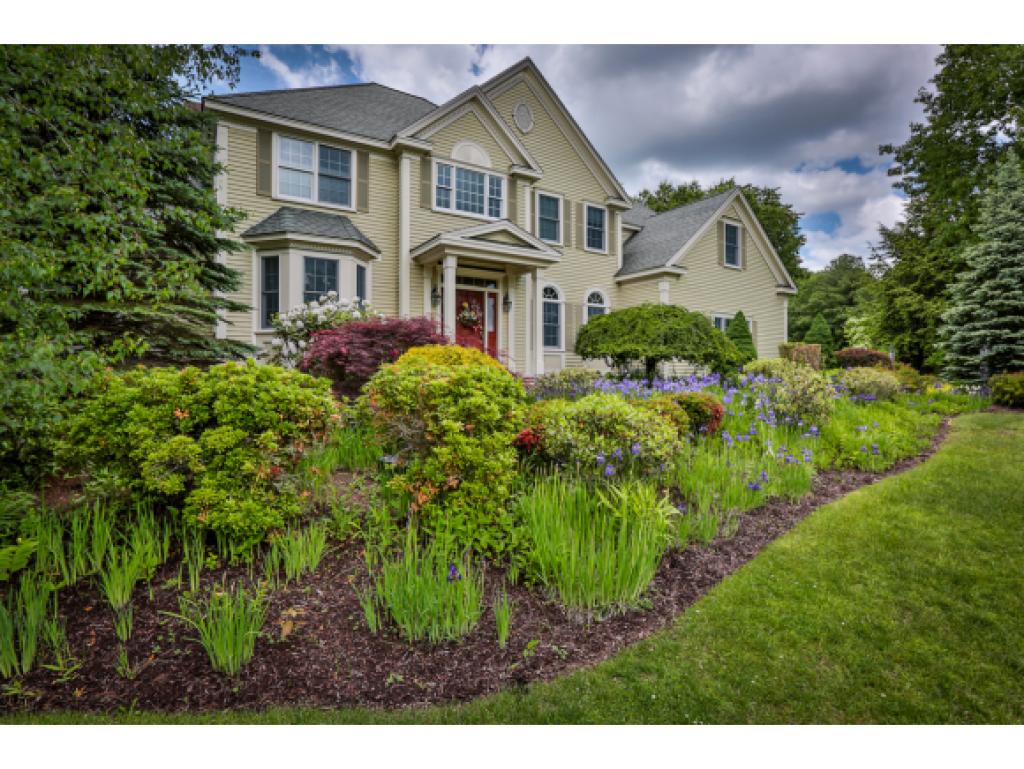 8 Locksley Road Windham, NH 03087 - Photo 2 of 30